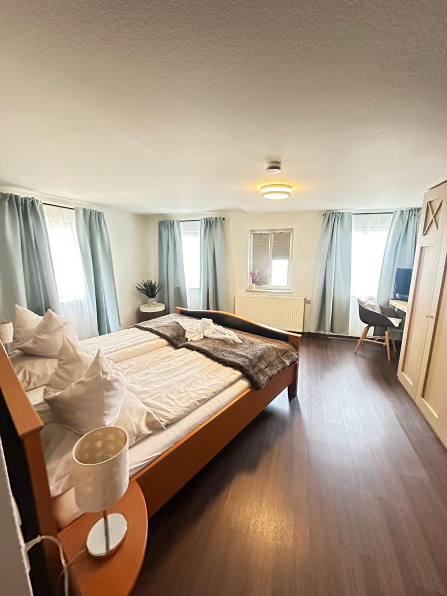 Hotel Adler Am Schloss Bonnigheim Dış mekan fotoğraf